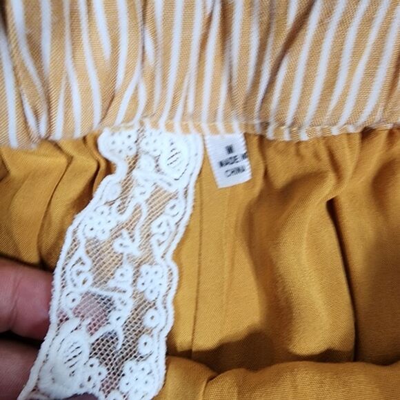 Sadie & Sage Yellow White Striped Palazzo Pants Size Medium - Picture 4 of 4